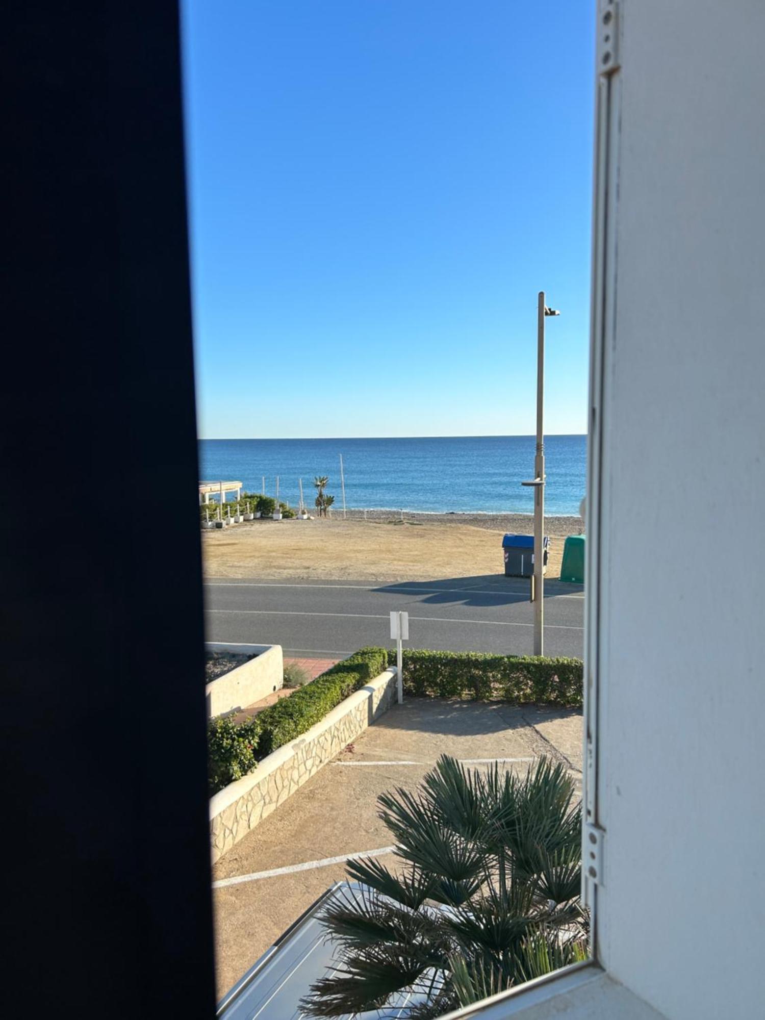 Stunning Location! 15M To Beach モハカル エクステリア 写真